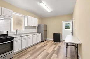 422 Jelliff Ave, Newark, NJ 07112 - Photo 20