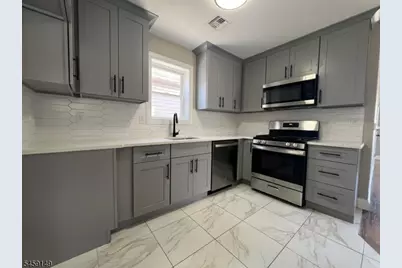208 Atlantic St, Elizabeth, NJ 07206 - Photo 8