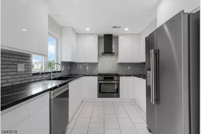 450 Vanderveer Rd, Bridgewater, NJ 08807 - Photo 8