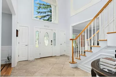 165 Briarheath Lane, Clark Township, NJ 07066 - Photo 4