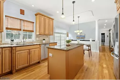 165 Briarheath Lane, Clark Township, NJ 07066 - Photo 10