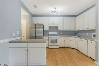 49 Wildflower Ln, Morris Township, NJ 07960 - Photo 6