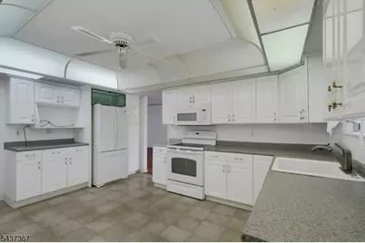 316 Sanford Ave, Lyndhurst Township, NJ 07071 - Photo 8