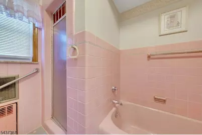 316 Sanford Ave, Lyndhurst Township, NJ 07071 - Photo 12