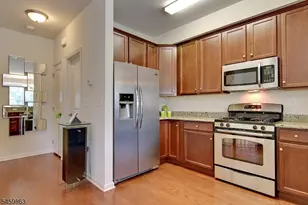 406 Waterview Ct, Hanover Township, NJ 07927 - Photo 8