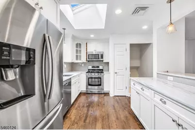 23 Hampshire Rd, Paramus, NJ 07652 - Photo 8