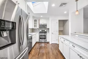 23 Hampshire Rd, Paramus, NJ 07652 - Photo 8