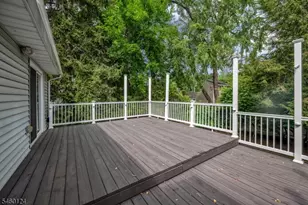 23 Hampshire Rd, Paramus, NJ 07652 - Photo 28
