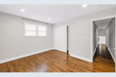 23 Hampshire Rd, Paramus, NJ 07652 - Photo 12