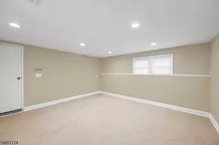 23 Hampshire Rd, Paramus, NJ 07652 - Photo 22