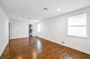 23 Hampshire Rd, Paramus, NJ 07652 - Photo 16