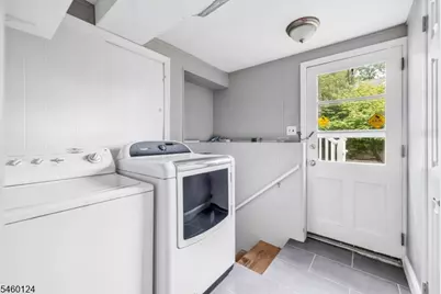 23 Hampshire Rd, Paramus, NJ 07652 - Photo 24