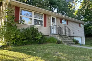 55 Hillside Dr, Hamburg, NJ 07419 - Photo 1
