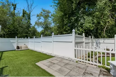 196 Hawthorne Dr, Clark Township, NJ 07066 - Photo 28