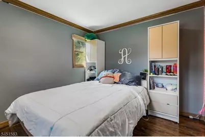 196 Hawthorne Dr, Clark Township, NJ 07066 - Photo 20
