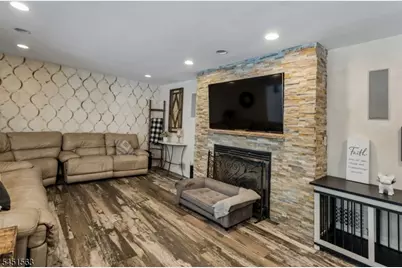 196 Hawthorne Dr, Clark Township, NJ 07066 - Photo 12