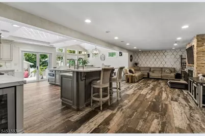 196 Hawthorne Dr, Clark Township, NJ 07066 - Photo 10