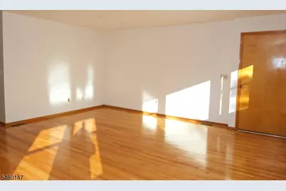 426 Laurita St, Linden, NJ 07036 - Photo 6