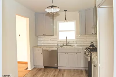 426 Laurita St, Linden, NJ 07036 - Photo 8