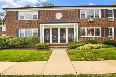 311 Pitney Pl, Morris Township, NJ 07960 - Photo 2