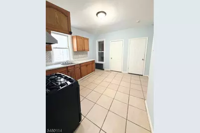 1060 Bond St #1, Elizabeth, NJ 07201 - Photo 4