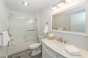 18 Chaz Way, Fairfield, NJ 07004 - Photo 20