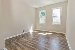 186 N 17th St, East Orange, NJ 07017 - Photo 12