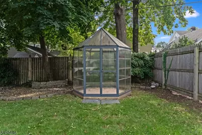 106 Wildwood Ave, Montclair, NJ 07043 - Photo 40