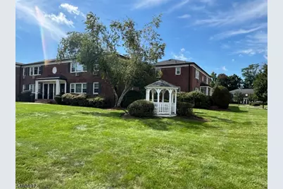 601 Pitney Pl #601, Morris Township, NJ 07960 - Photo 2