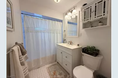 61 Star Lake Rd, Bloomingdale, NJ 07403 - Photo 8