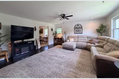 61 Star Lake Rd, Bloomingdale, NJ 07403 - Photo 2