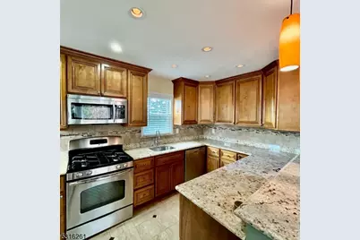 17 Pilgrim Ct #2, Bloomfield, NJ 07003 - Photo 4