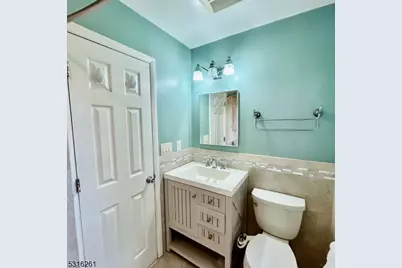 17 Pilgrim Ct #2, Bloomfield, NJ 07003 - Photo 6