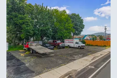 226 E McFarlan St, Dover, NJ 07801 - Photo 14