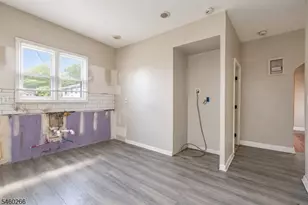 35 Irving Ave, Newark, NJ 07112 - Photo 10