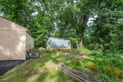 19 Skyland Ave, Wanaque, NJ 07420 - Photo 22