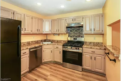 131 Irving Pl, Bernards Township, NJ 07920 - Photo 10
