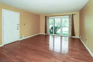 131 Irving Pl, Bernards Township, NJ 07920 - Photo 4