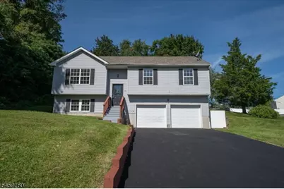 117 Hillside Dr, Hamburg, NJ 07419 - Photo 1