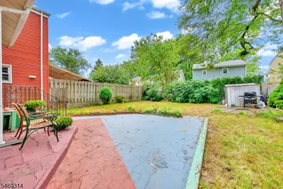 9 Halcyon Pl, Bloomfield, NJ 07003 - Photo 8