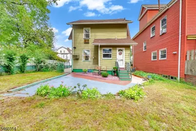 9 Halcyon Pl, Bloomfield, NJ 07003 - Photo 12