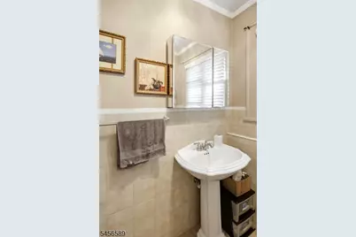 351 Griggs Ave, Teaneck Township, NJ 07666 - Photo 24
