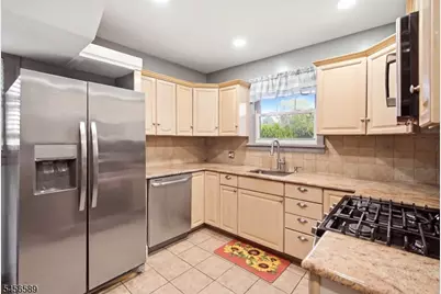 351 Griggs Ave, Teaneck Township, NJ 07666 - Photo 34