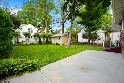 351 Griggs Ave, Teaneck Township, NJ 07666 - Photo 10