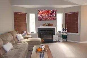 52 Foxwood Ct Ondo, Bedminster Township, NJ 07921 - Photo 2