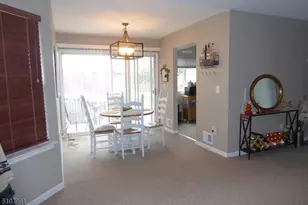 52 Foxwood Ct Ondo, Bedminster Township, NJ 07921 - Photo 4