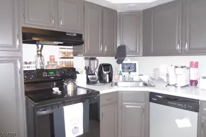 52 Foxwood Court Ondo, Bedminster Township, NJ 07921 - Photo 8