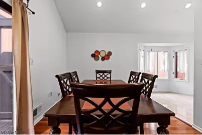 142 Riverbend Dr, North Brunswick Township, NJ 08902 - Photo 8