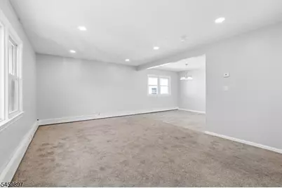 31 Barbara St, Bloomfield, NJ 07003 - Photo 2