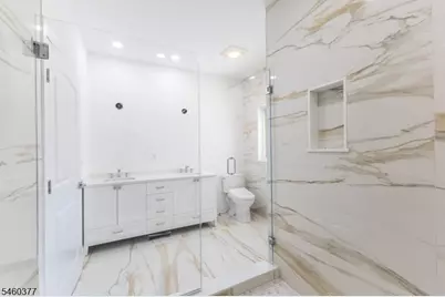 117 Berkley Blvd, Woodbridge Township, NJ 08830 - Photo 18